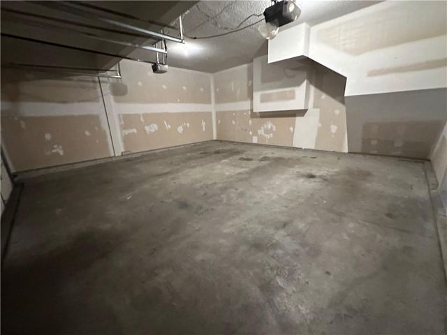 17571 W 162nd Street, Olathe, KS 66062