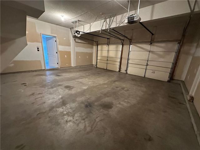 17571 W 162nd Street, Olathe, KS 66062
