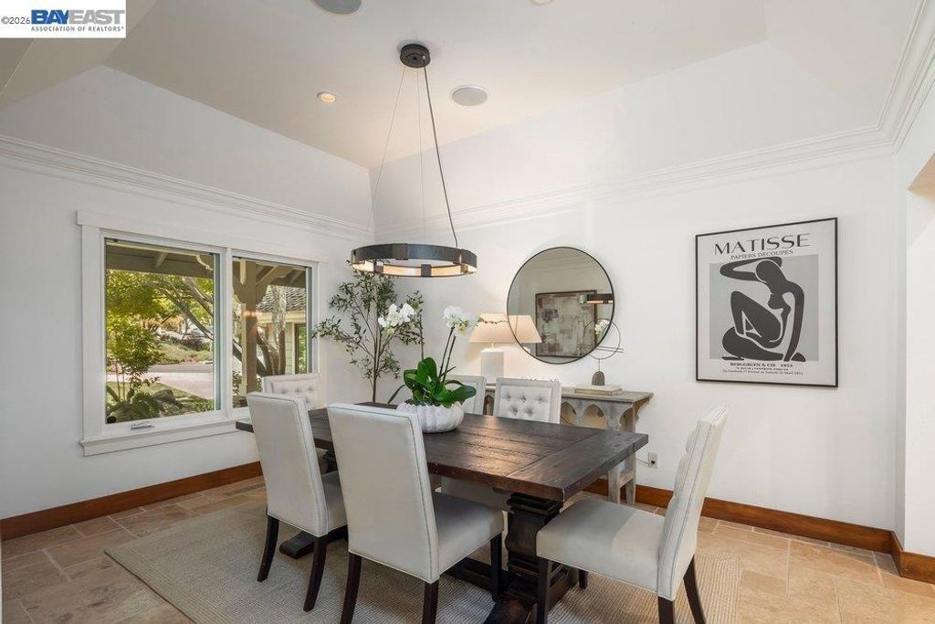 Image 13 of property listing at 715 Fair Oaks Dr, Alamo, CA 94507