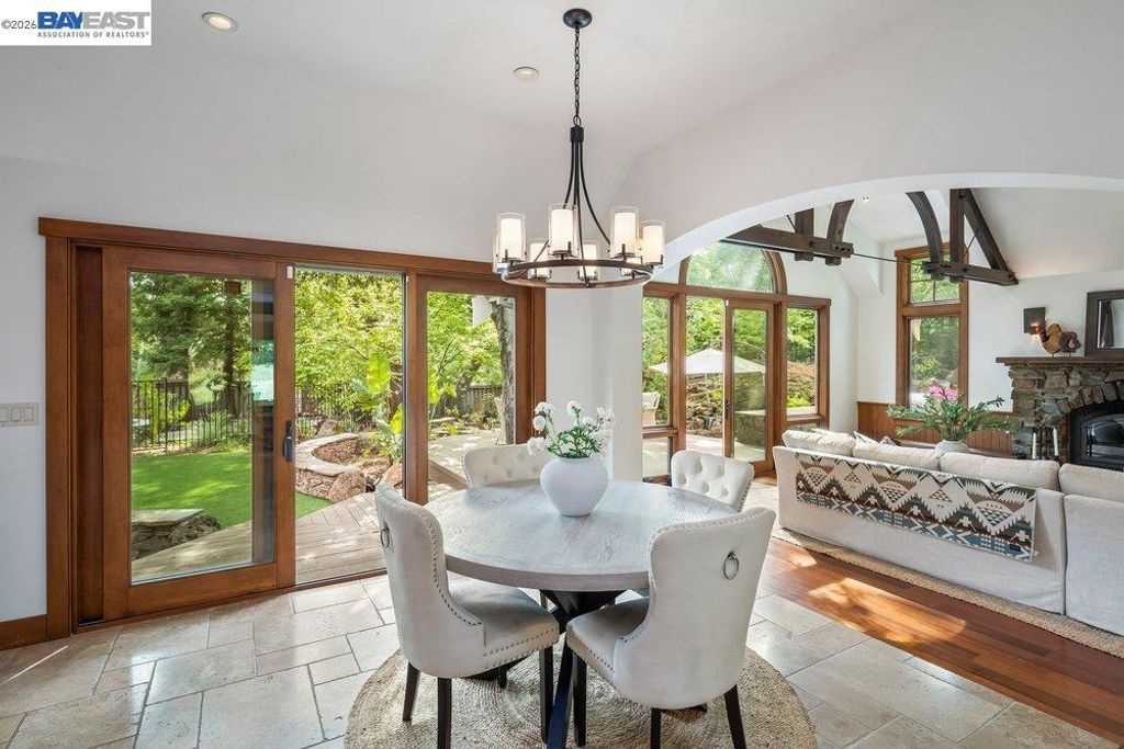 Image 22 of property listing at 715 Fair Oaks Dr, Alamo, CA 94507