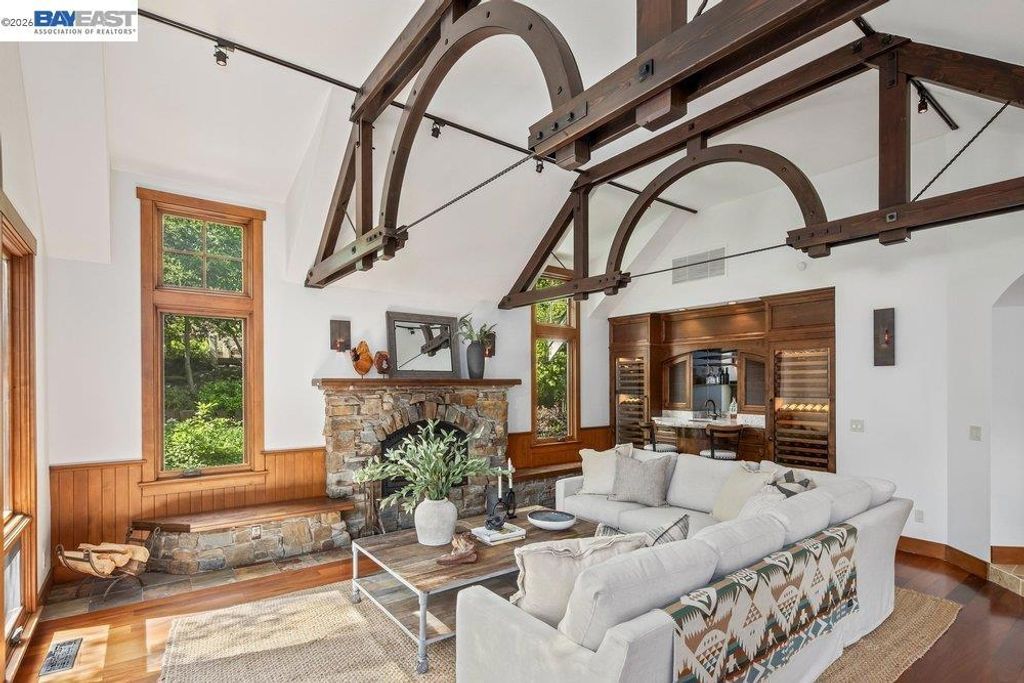 Image 25 of property listing at 715 Fair Oaks Dr, Alamo, CA 94507