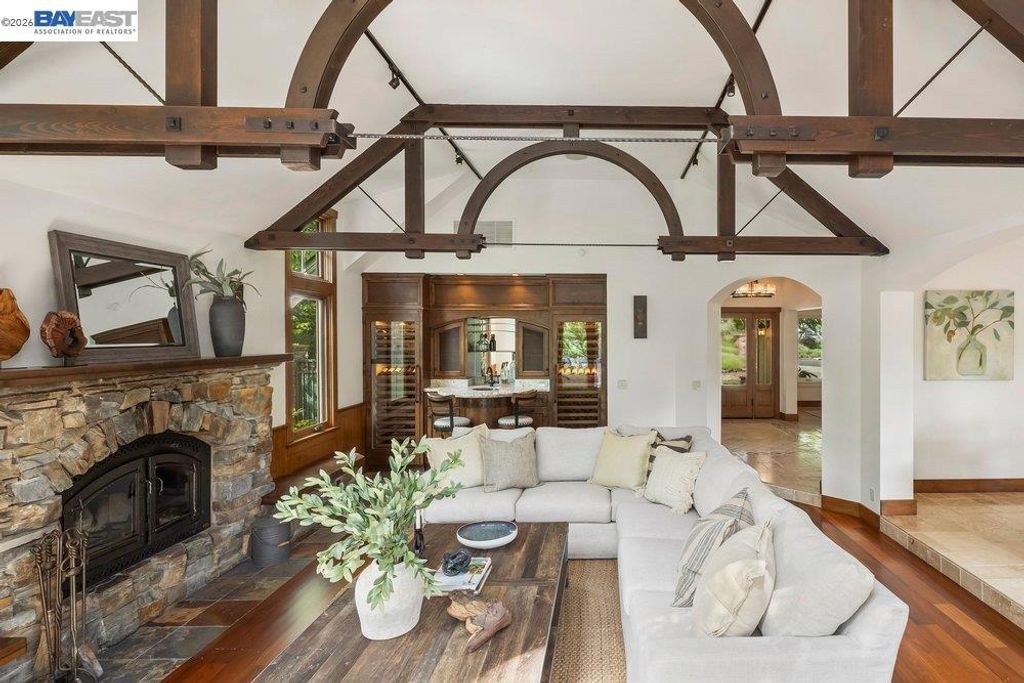 Image 26 of property listing at 715 Fair Oaks Dr, Alamo, CA 94507