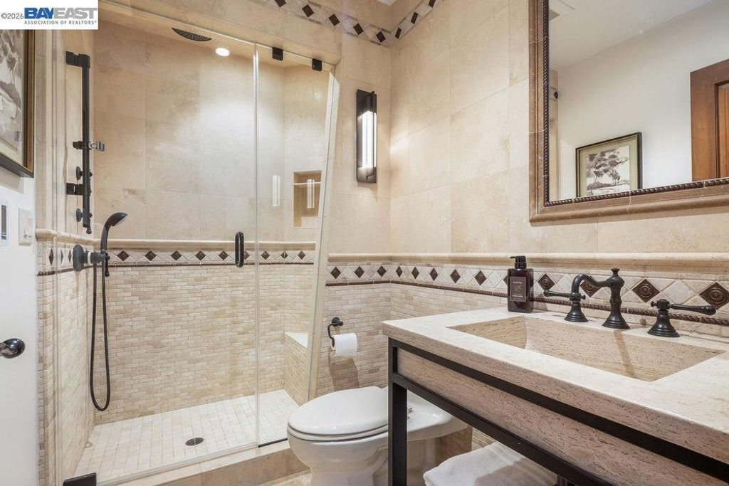 Image 29 of property listing at 715 Fair Oaks Dr, Alamo, CA 94507
