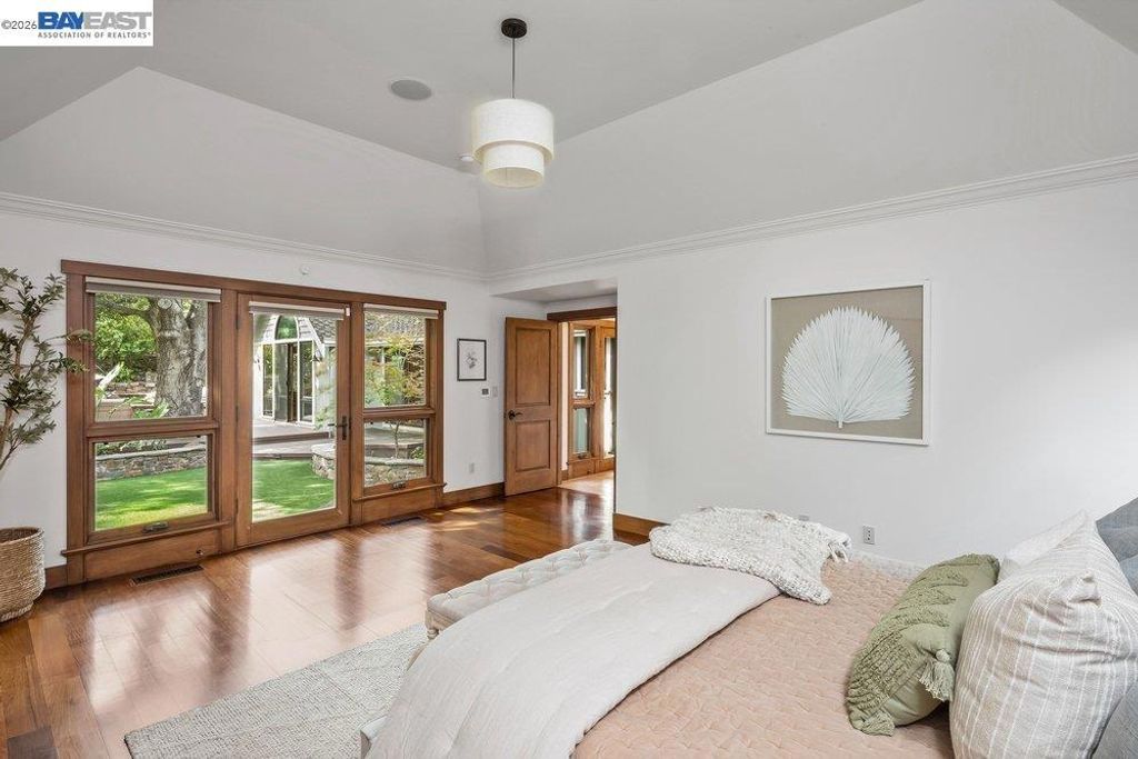 Image 31 of property listing at 715 Fair Oaks Dr, Alamo, CA 94507
