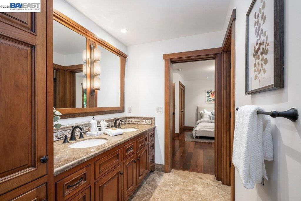 Image 35 of property listing at 715 Fair Oaks Dr, Alamo, CA 94507