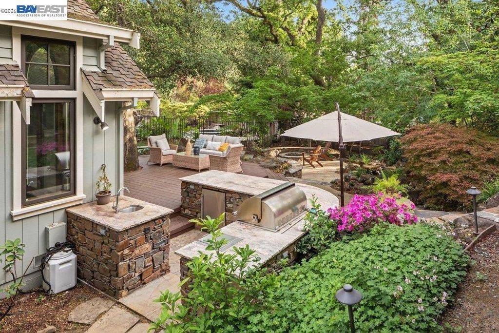 Image 47 of property listing at 715 Fair Oaks Dr, Alamo, CA 94507