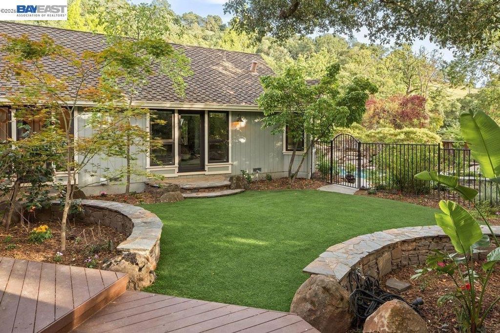 Image 49 of property listing at 715 Fair Oaks Dr, Alamo, CA 94507