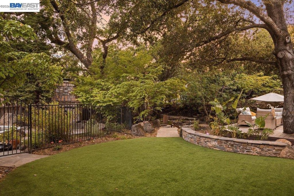Image 50 of property listing at 715 Fair Oaks Dr, Alamo, CA 94507