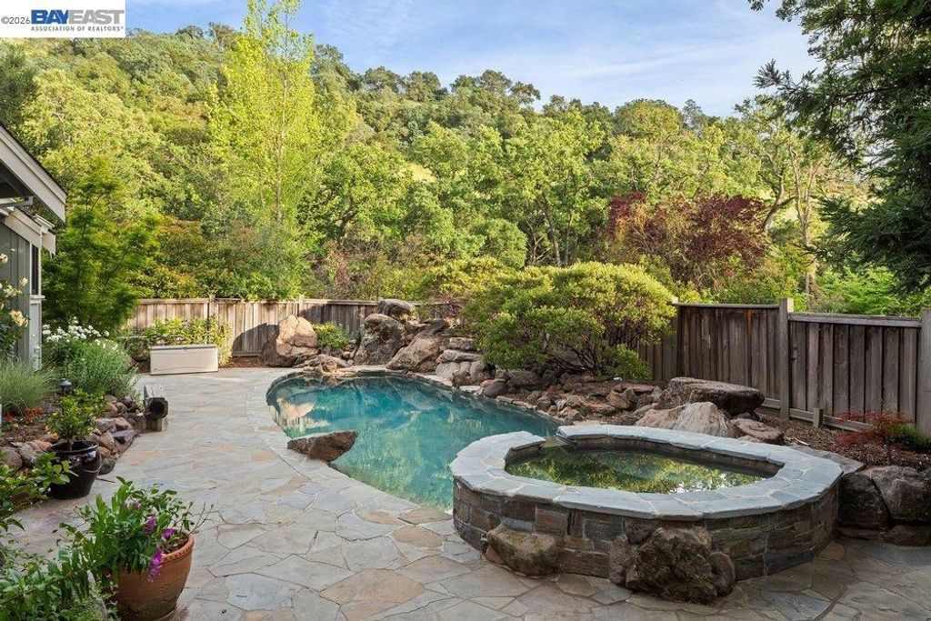 Image 55 of property listing at 715 Fair Oaks Dr, Alamo, CA 94507