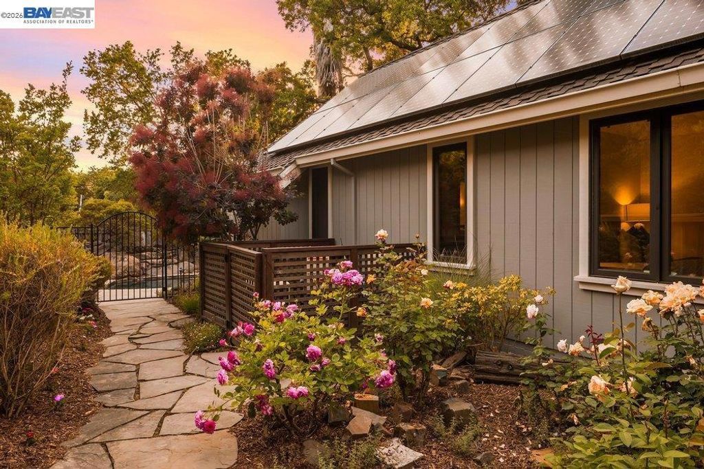 Image 57 of property listing at 715 Fair Oaks Dr, Alamo, CA 94507