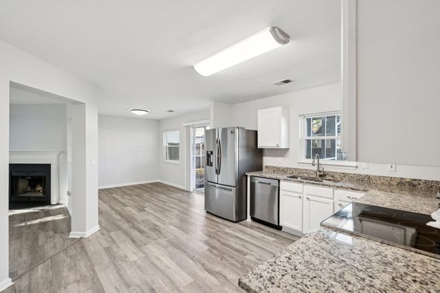 8050 Long Shadow Lane, North Charleston, SC 29406