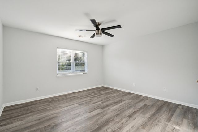 8050 Long Shadow Lane, North Charleston, SC 29406