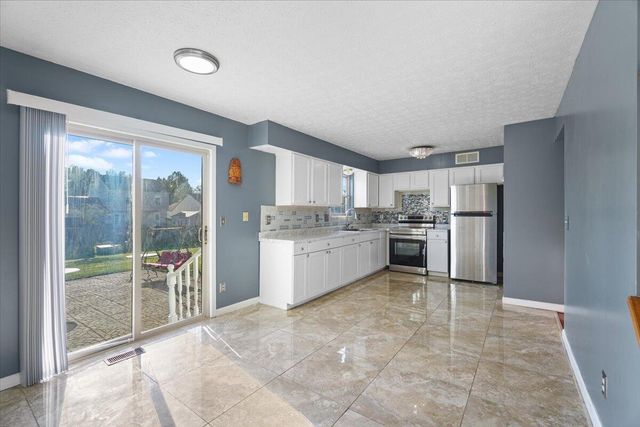 1390 Gray Meadow Drive, Columbus, OH 43223