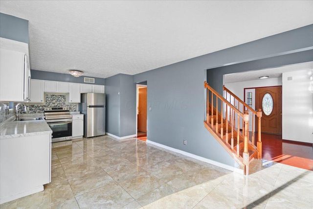 1390 Gray Meadow Drive, Columbus, OH 43223