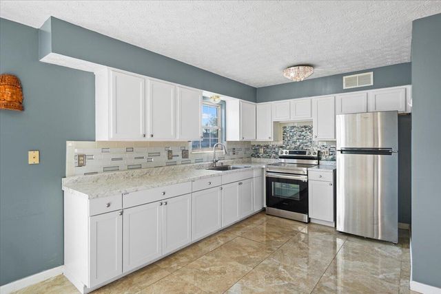 1390 Gray Meadow Drive, Columbus, OH 43223