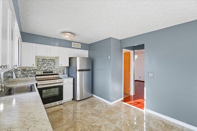 1390 Gray Meadow Drive, Columbus, OH 43223