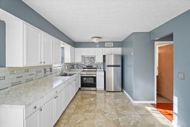 1390 Gray Meadow Drive, Columbus, OH 43223