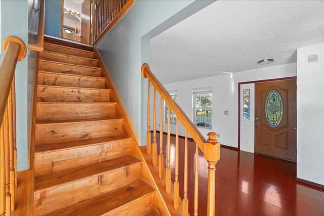 1390 Gray Meadow Drive, Columbus, OH 43223