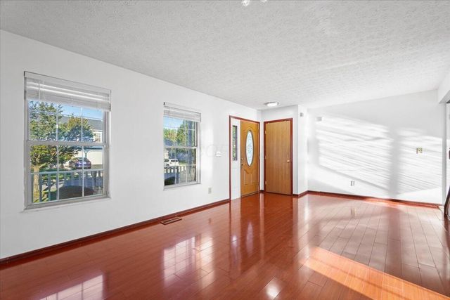 1390 Gray Meadow Drive, Columbus, OH 43223