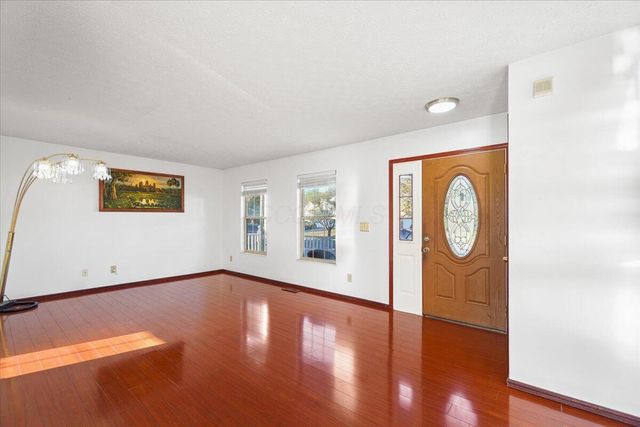 1390 Gray Meadow Drive, Columbus, OH 43223