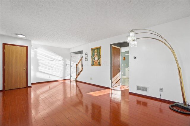 1390 Gray Meadow Drive, Columbus, OH 43223