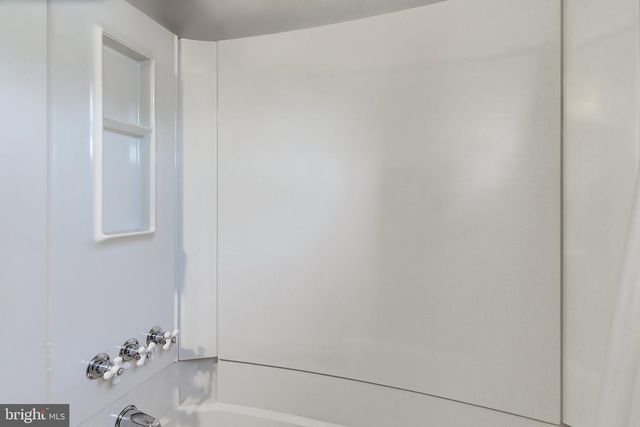 225 DELAWARE AVE, Riverside, NJ 08075