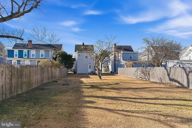 225 DELAWARE AVE, Riverside, NJ 08075