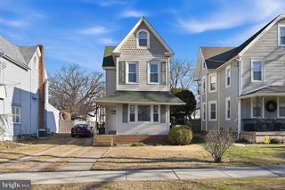 225 DELAWARE AVE, Riverside, NJ 08075