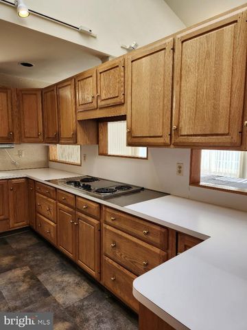 8410 HAWKINS CREAMERY RD, Gaithersburg, MD 20882