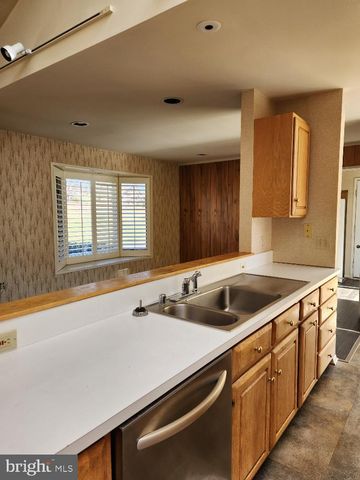 8410 HAWKINS CREAMERY RD, Gaithersburg, MD 20882