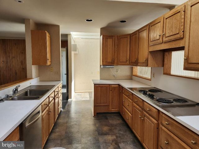 8410 HAWKINS CREAMERY RD, Gaithersburg, MD 20882