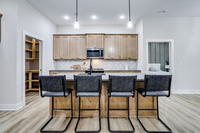 9104 E 33rd Cir S, Wichita, KS 67210