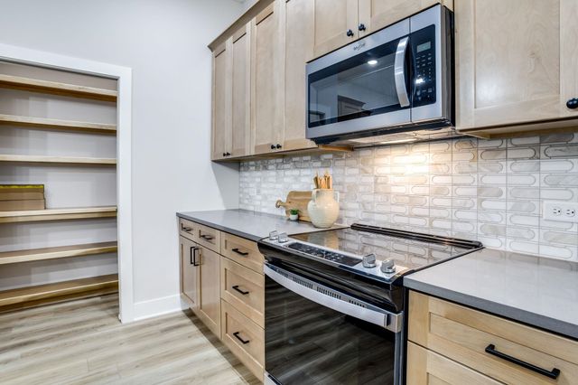 9104 E 33rd Cir S, Wichita, KS 67210