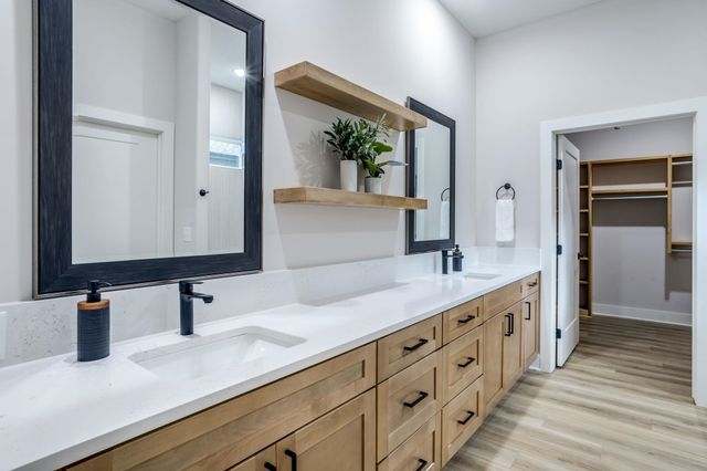 9104 E 33rd Cir S, Wichita, KS 67210