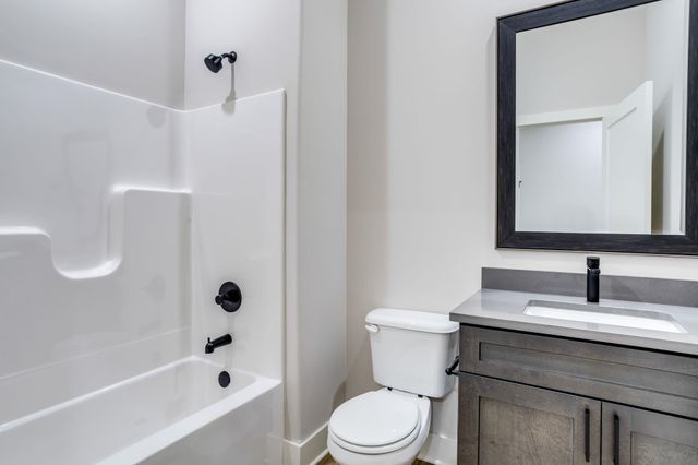 9104 E 33rd Cir S, Wichita, KS 67210