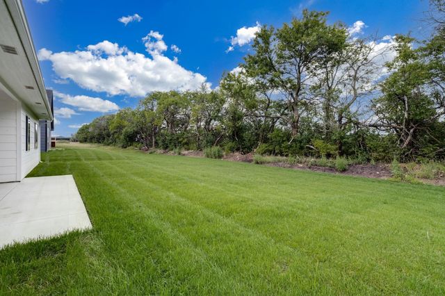 9104 E 33rd Cir S, Wichita, KS 67210