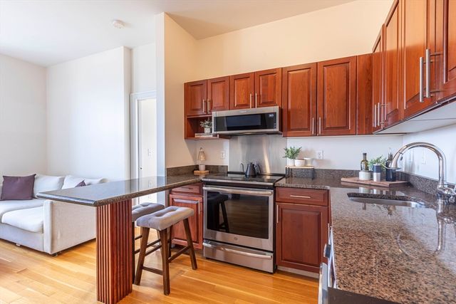 483 Beacon St 76, Boston, MA 02115