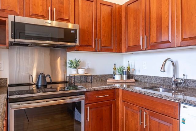 483 Beacon St 76, Boston, MA 02115