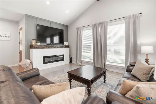 1 Agarita Circle, Wimberley, TX 78676