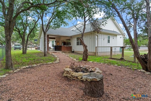 1 Agarita Circle, Wimberley, TX 78676