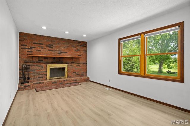 4172 State Route 162, Granite City, IL 62040