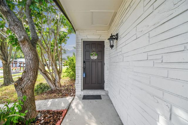 6551 S WEST SHORE CIRCLE, Tampa, FL 33616