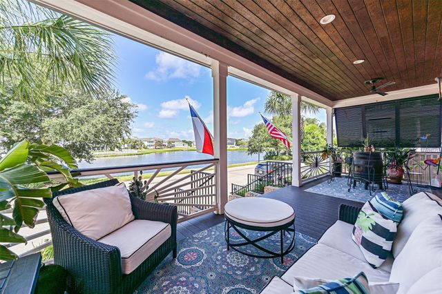 127 Island Passage, Galveston, TX 77554