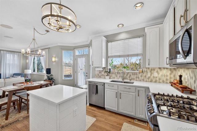 26201 E Davies Drive, Aurora, CO 80016