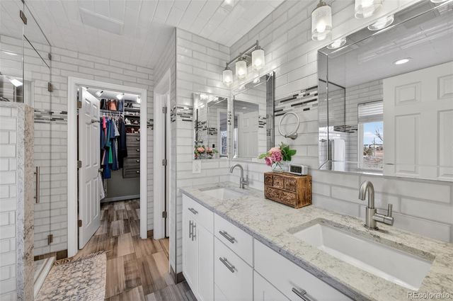 26201 E Davies Drive, Aurora, CO 80016