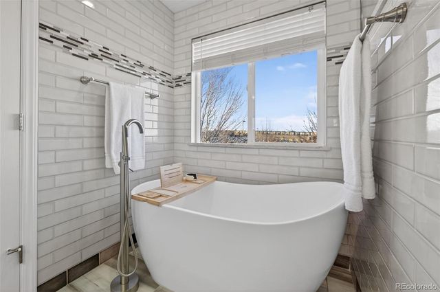 26201 E Davies Drive, Aurora, CO 80016