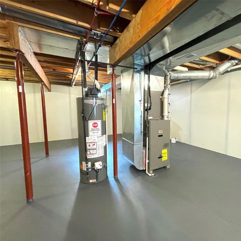 2906 N BIRCH Run, Erie, PA 16506