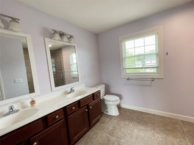 2906 N BIRCH Run, Erie, PA 16506