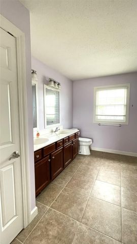 2906 N BIRCH Run, Erie, PA 16506