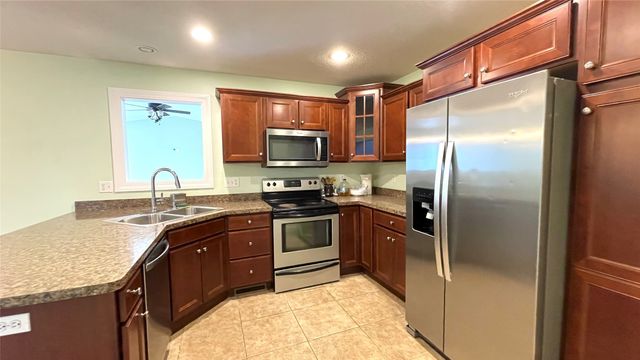 2906 N BIRCH Run, Erie, PA 16506